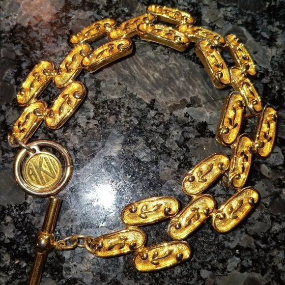 Vintage Anne Klein Gold-Tone Bracelet 8 Inches Toggle Closure - Beautiful! - Picture 1 of 7